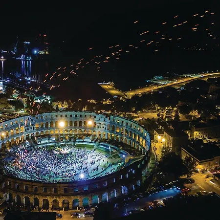 Stunning In With Wifi * Pula