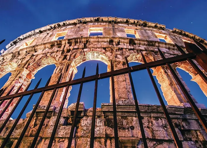 Stunning In With Wifi Apartment Pula